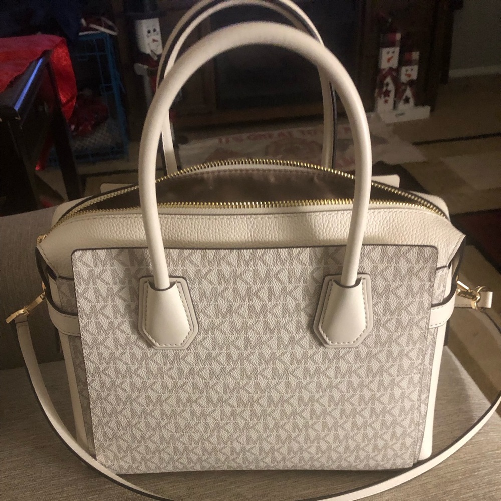 Michael Kors medium leather tote